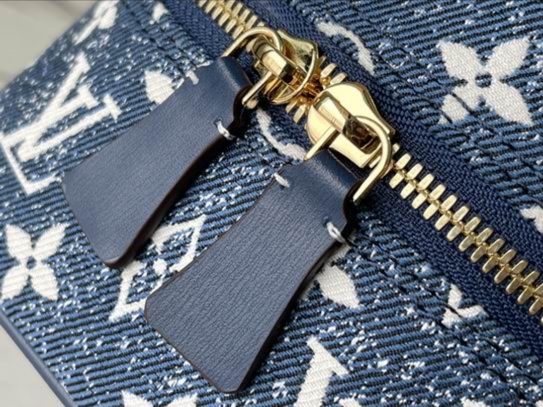 Premium Square Bag - Image 7