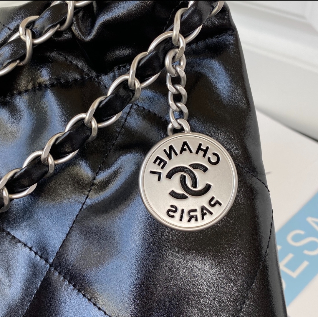 Premium Hobo Tote 22 - Image 6