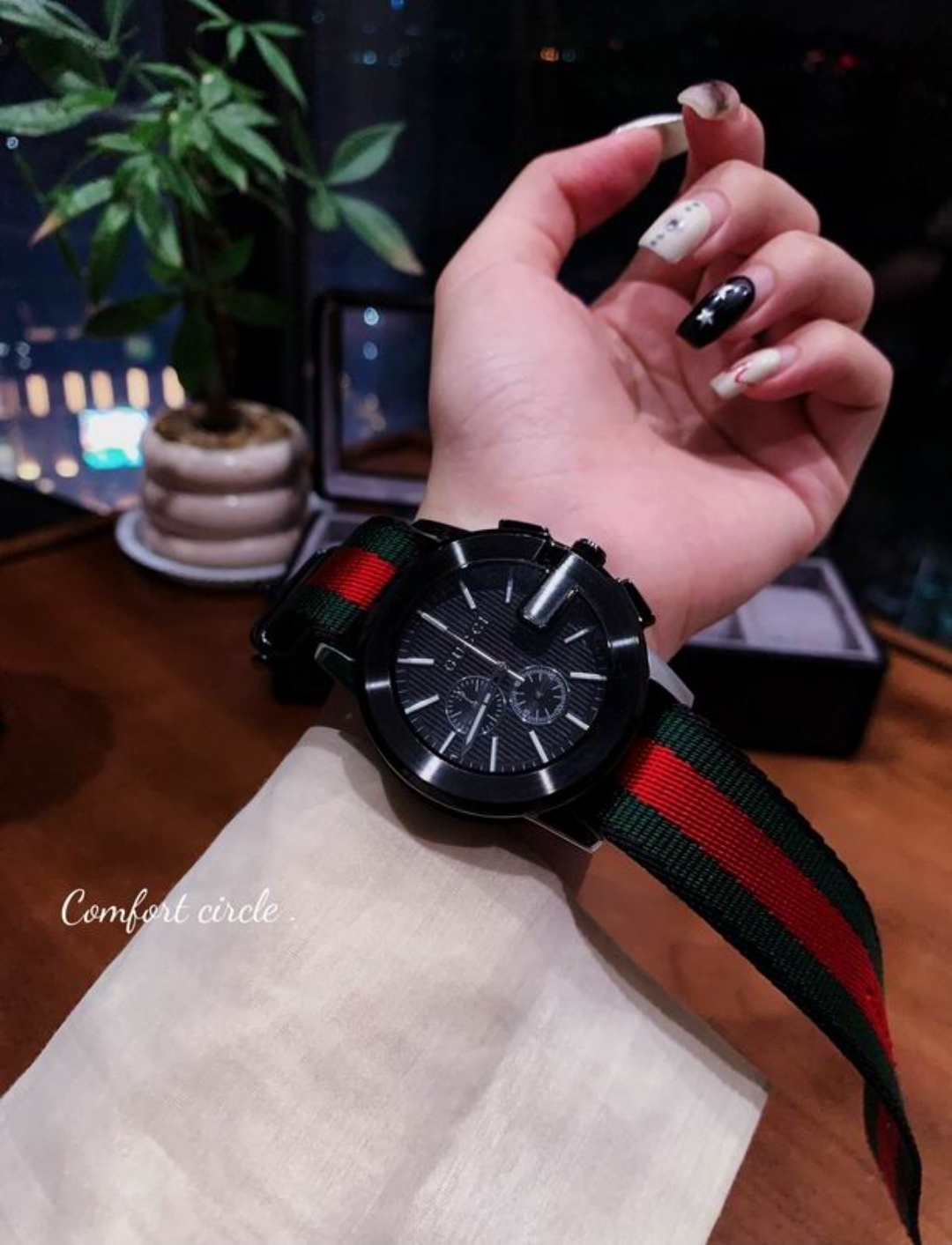 Premium Large Unisex Watch - Image 4