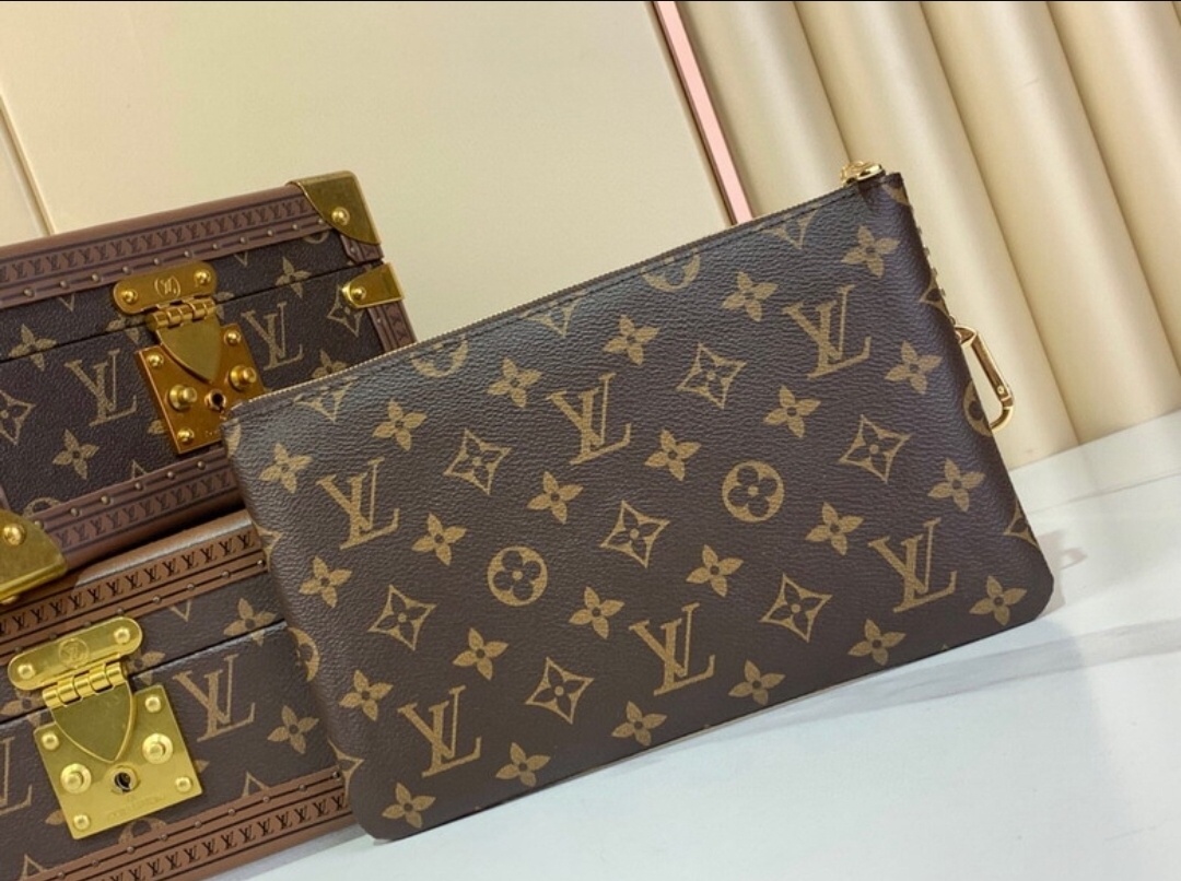 Premium Pouch - Image 3