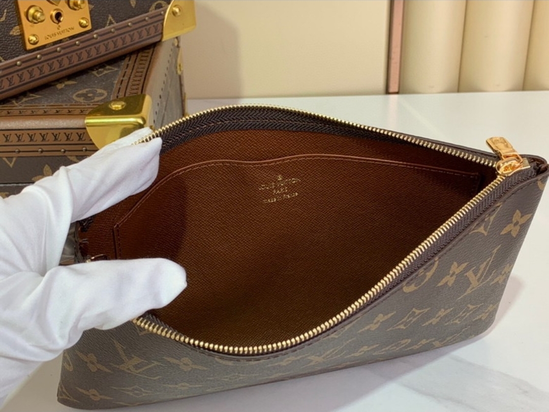 Premium Pouch - Image 9