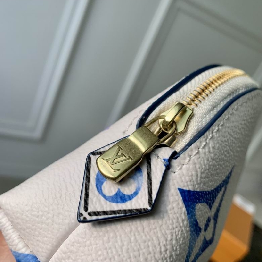 Premium Cosmetic Pouch - Image 4