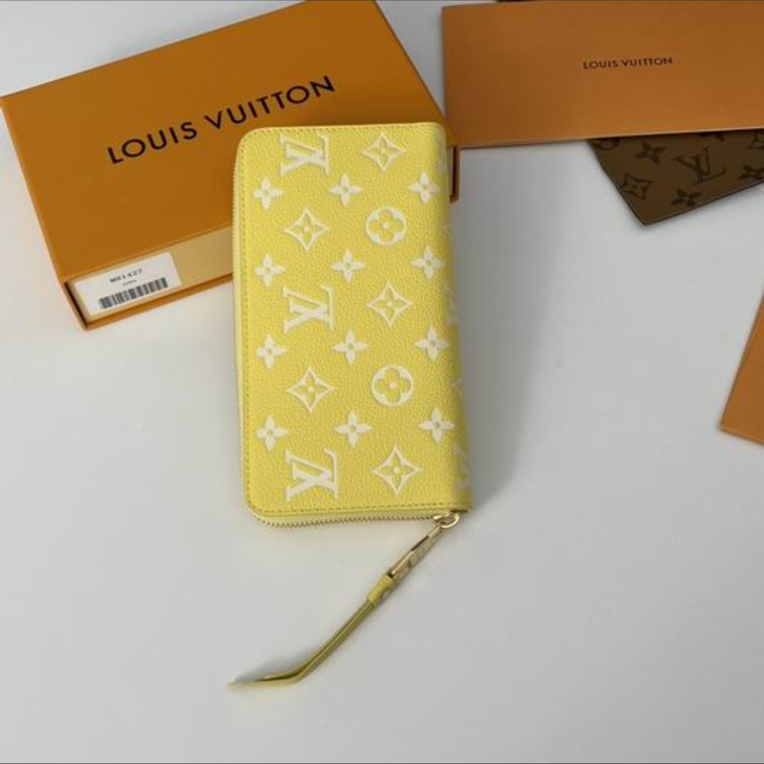 Premium Zippy Wallet - Image 3