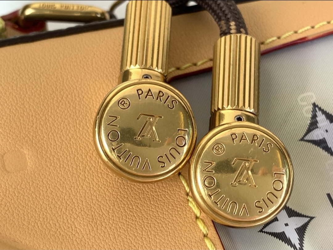 Premium Crossbody - Image 6