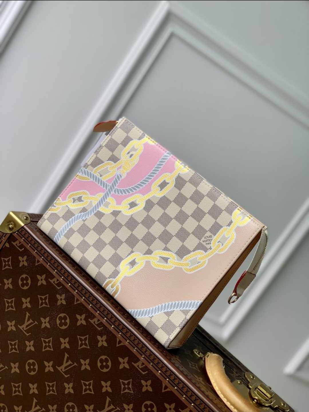 Premium Pouch on Chain - Image 3