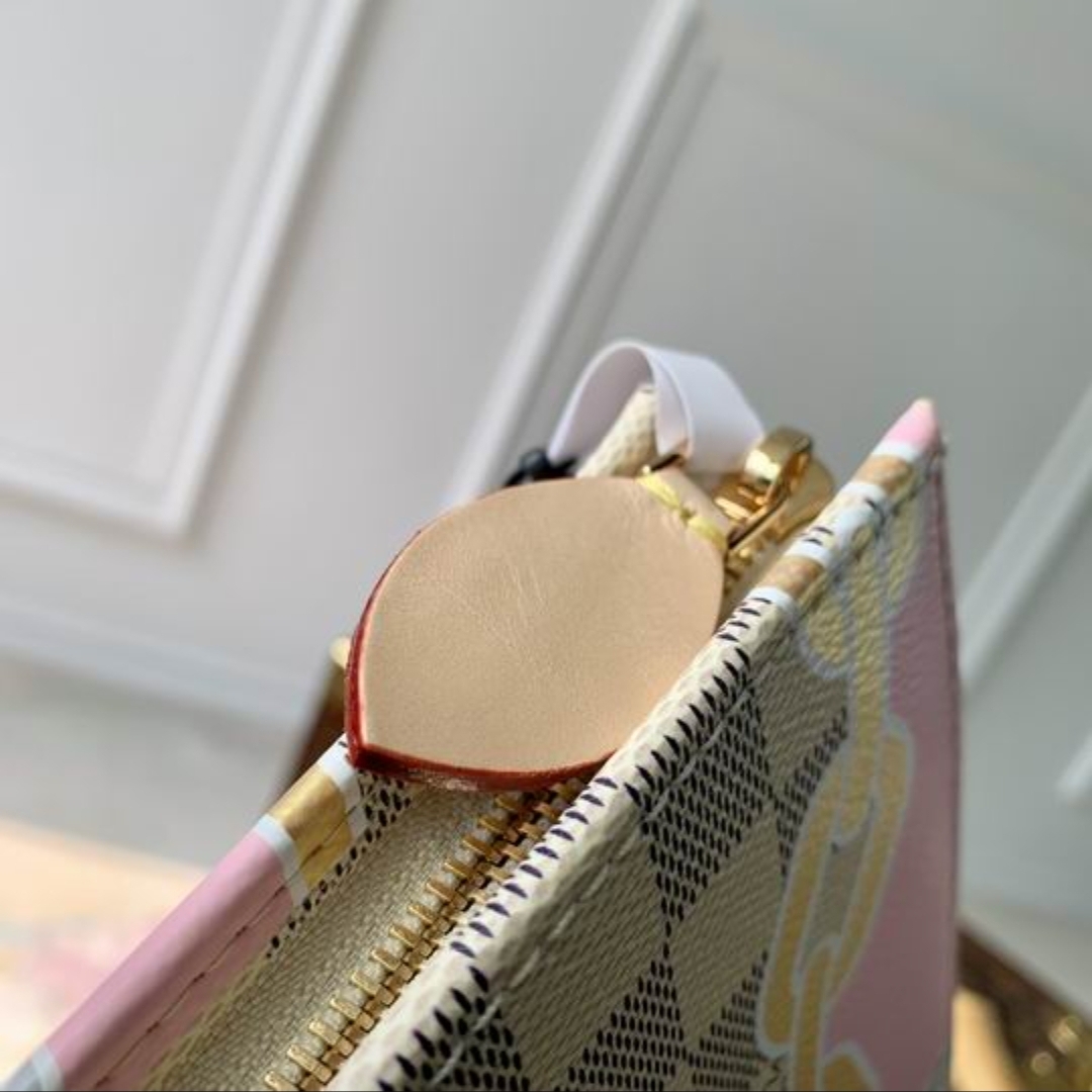 Premium Pouch on Chain - Image 6