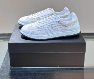 Premium Swan Sneaker