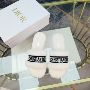 Premium Dway Shearling Slippers