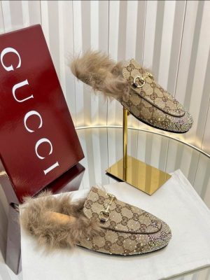 Premium Crystal Slippers /w Fur