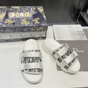 Premium D-wander Slides