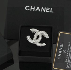 Premium Twisted Crystal Brooch