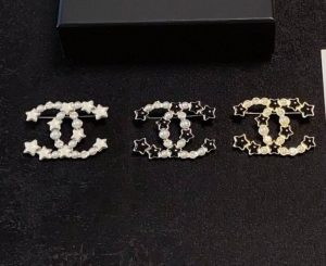Premium Star & Pearl Brooch (2019)
