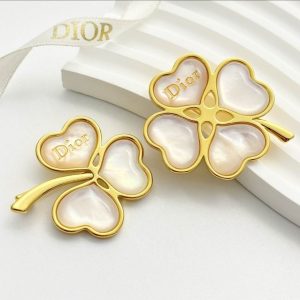 Premium Clover Brooch Set