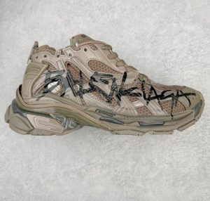 Premium Runner Graffiti Sneaker