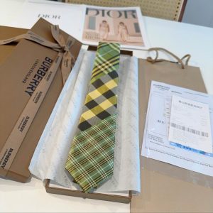 Premium Trinity Check Silk Tie