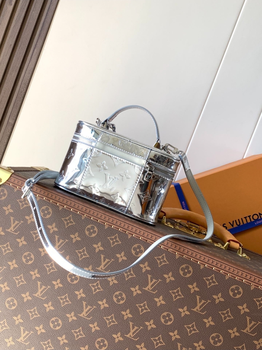 Premium Vanity Chain Pouch - Image 7