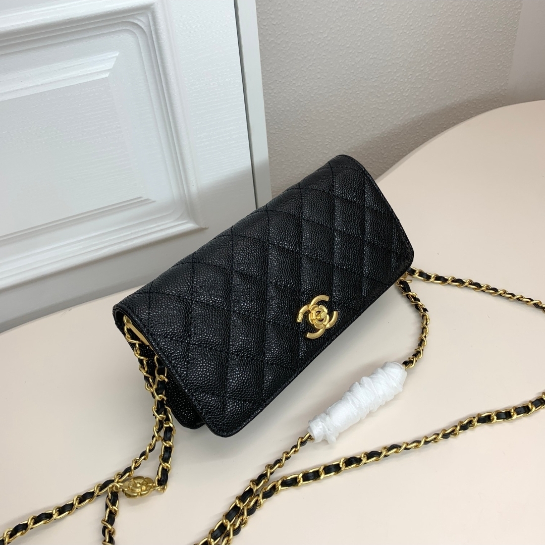 Premium Cavier Wallet on Chain - Image 4