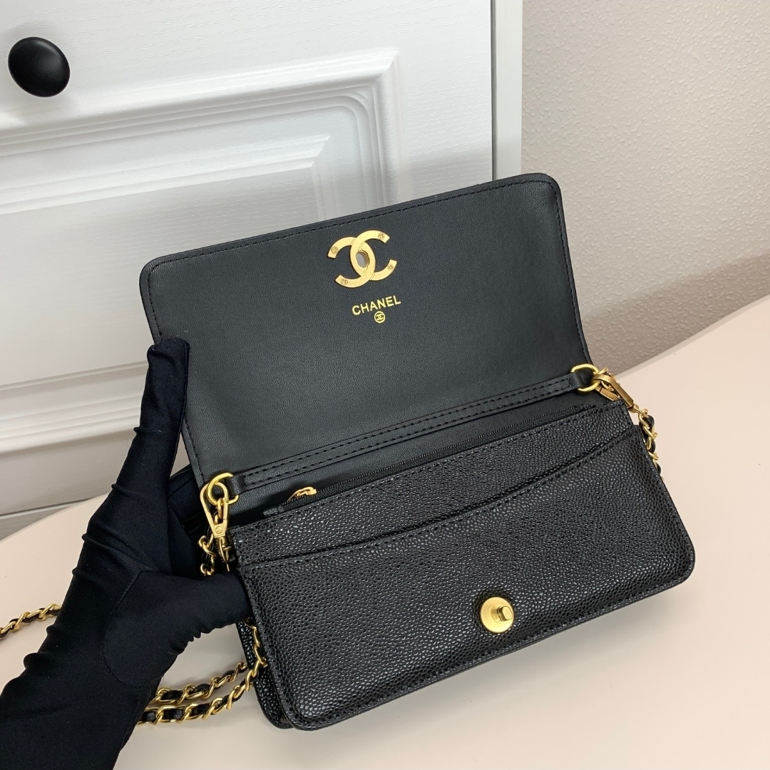 Premium Cavier Wallet on Chain - Image 6